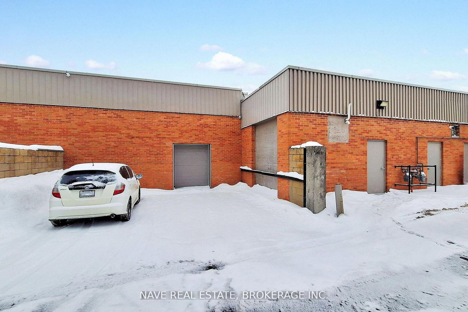 16925 Yonge Street, Unit 14 - Photo 33