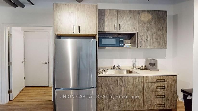 3380 Bur Oak Avenue, Unit 8 - Photo 9