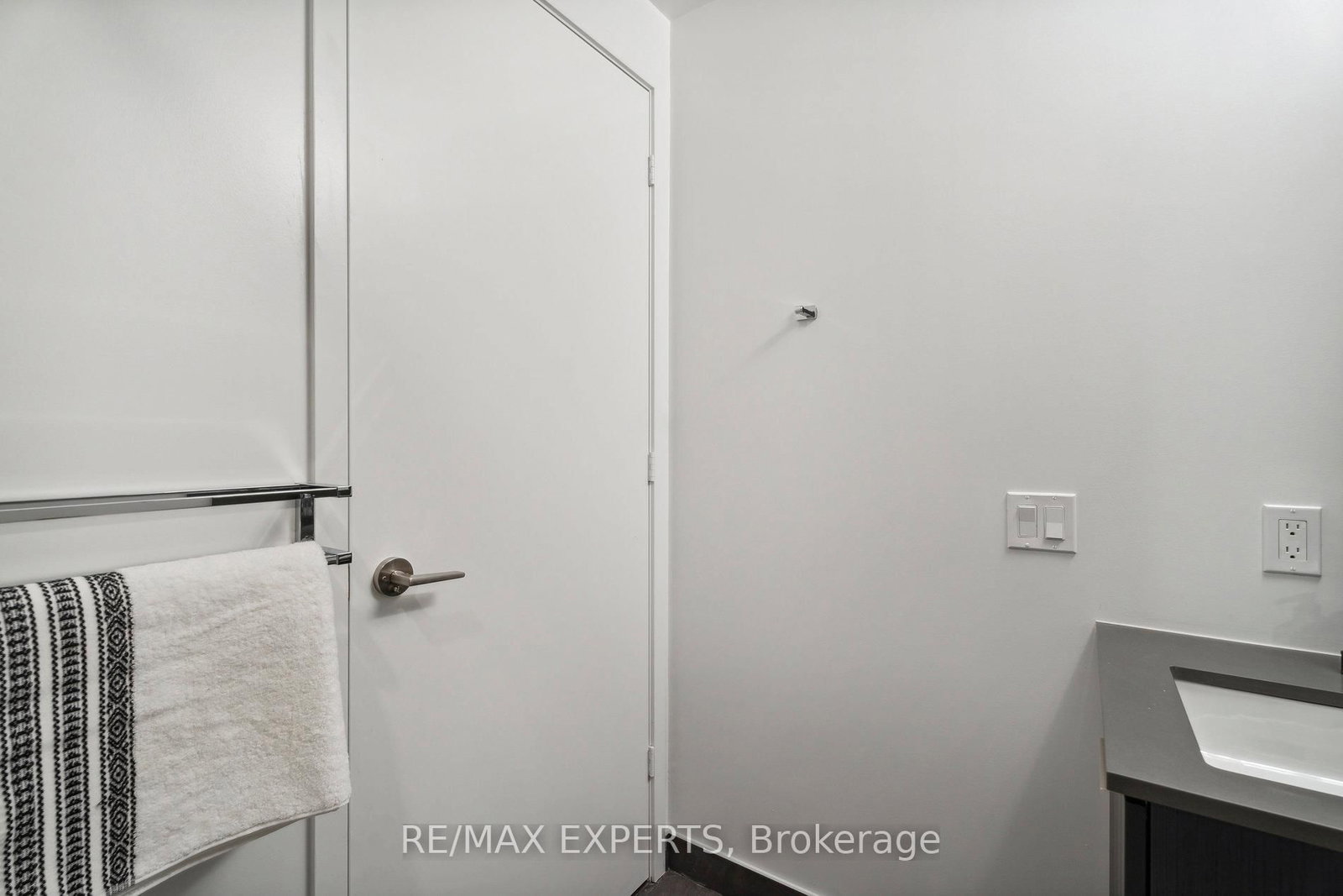 7890 Jane Street, Unit 907 - Photo 11