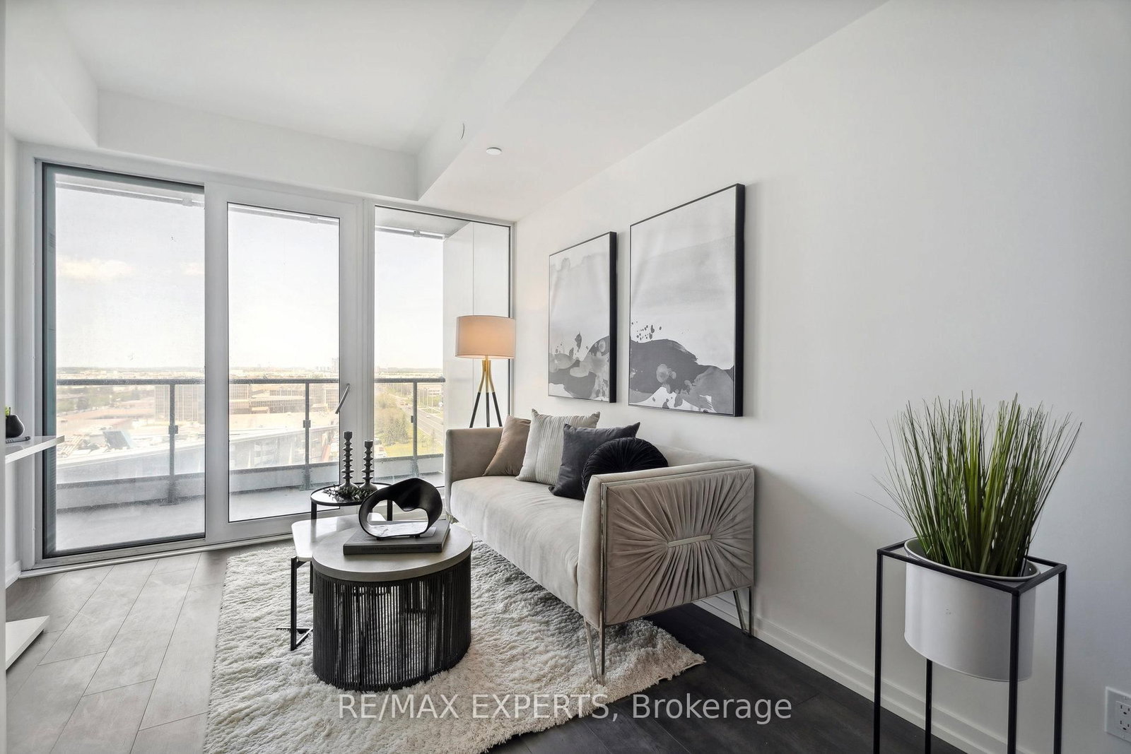 7890 Jane Street, Unit 907 - Photo 19