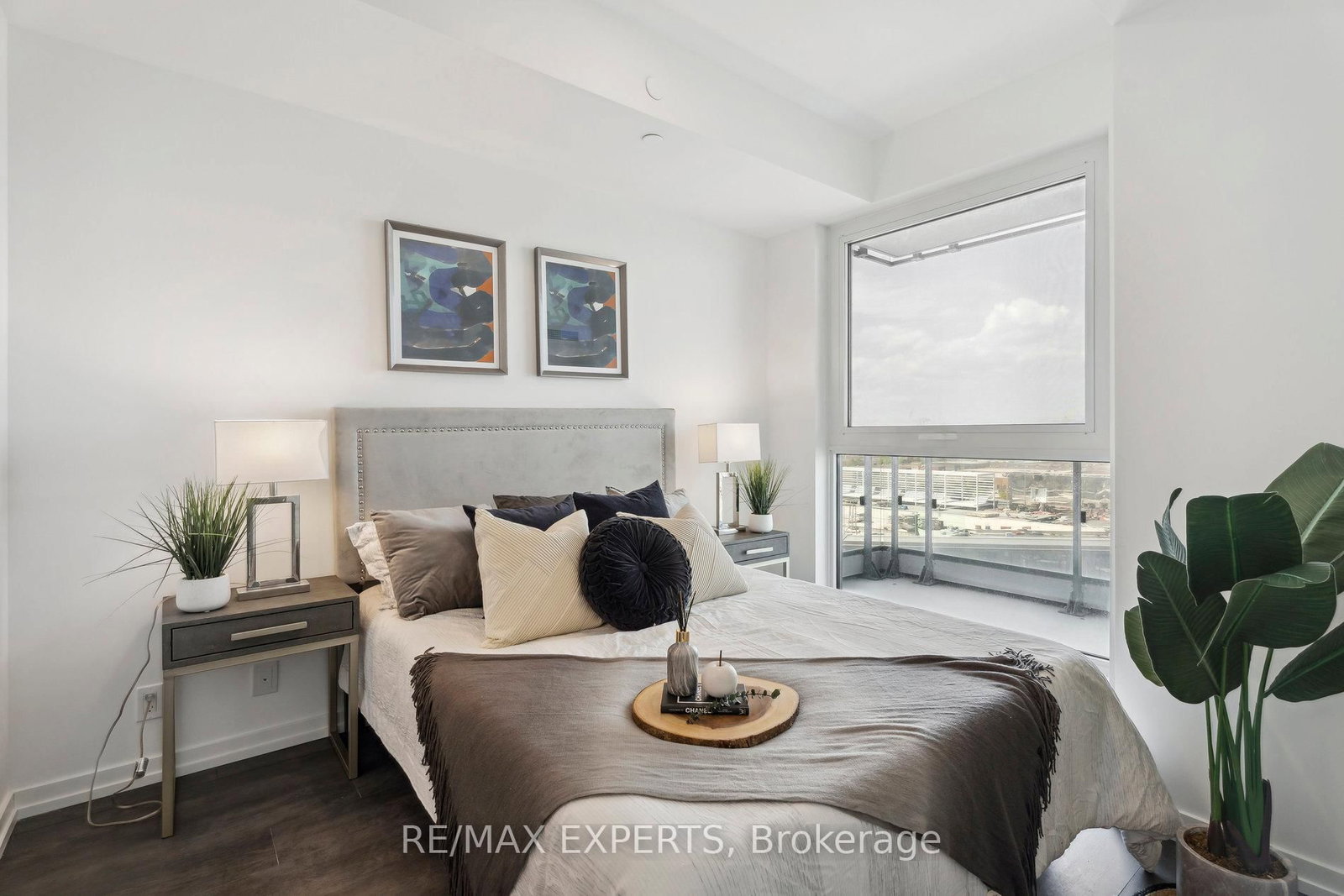 7890 Jane Street, Unit 907 - Photo 23