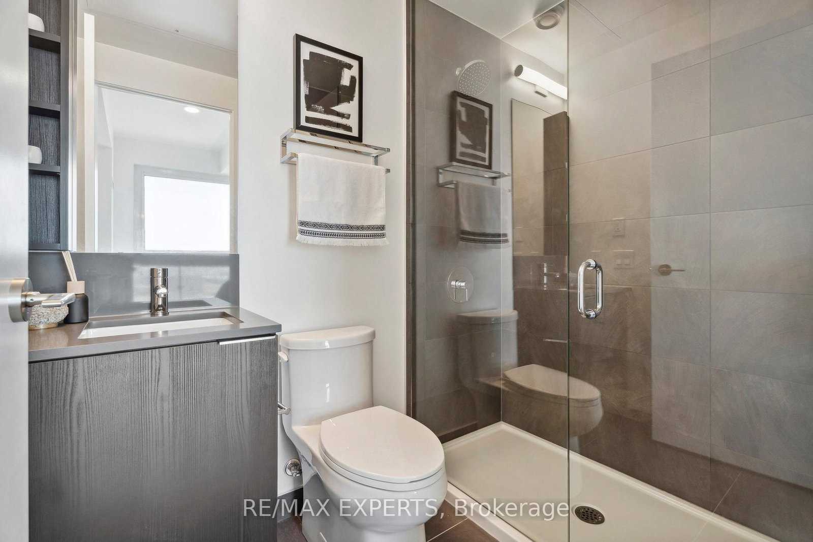 7890 Jane Street, Unit 907 - Photo 26