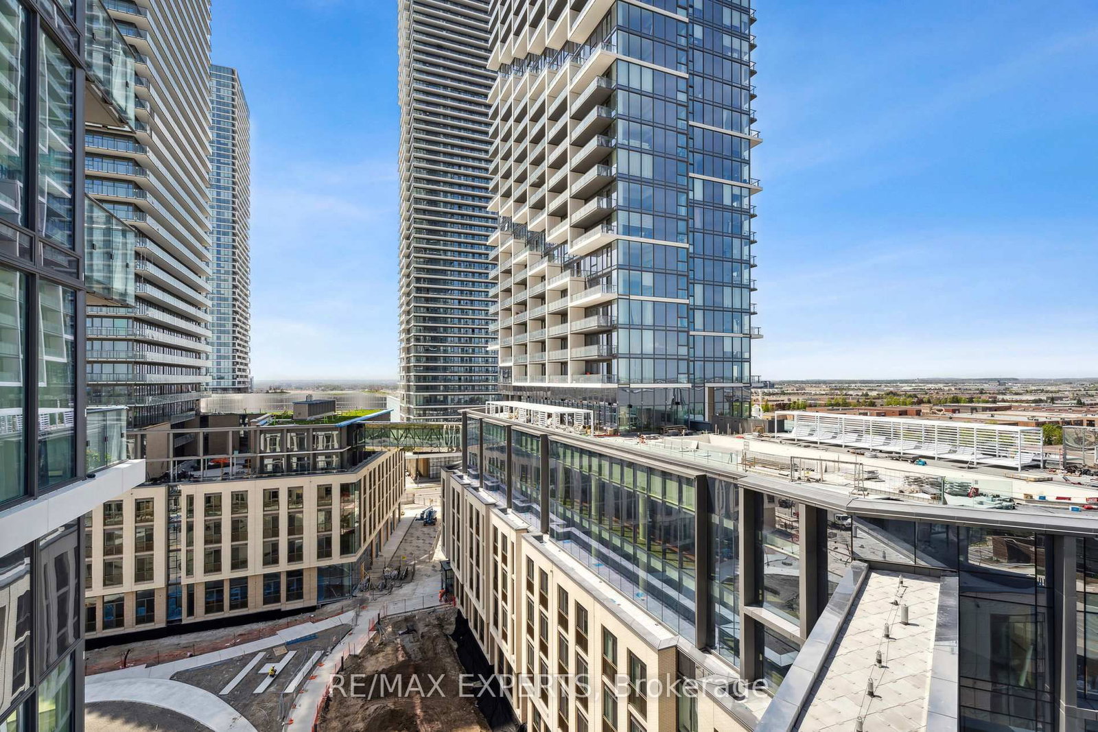 7890 Jane Street, Unit 907 - Photo 32