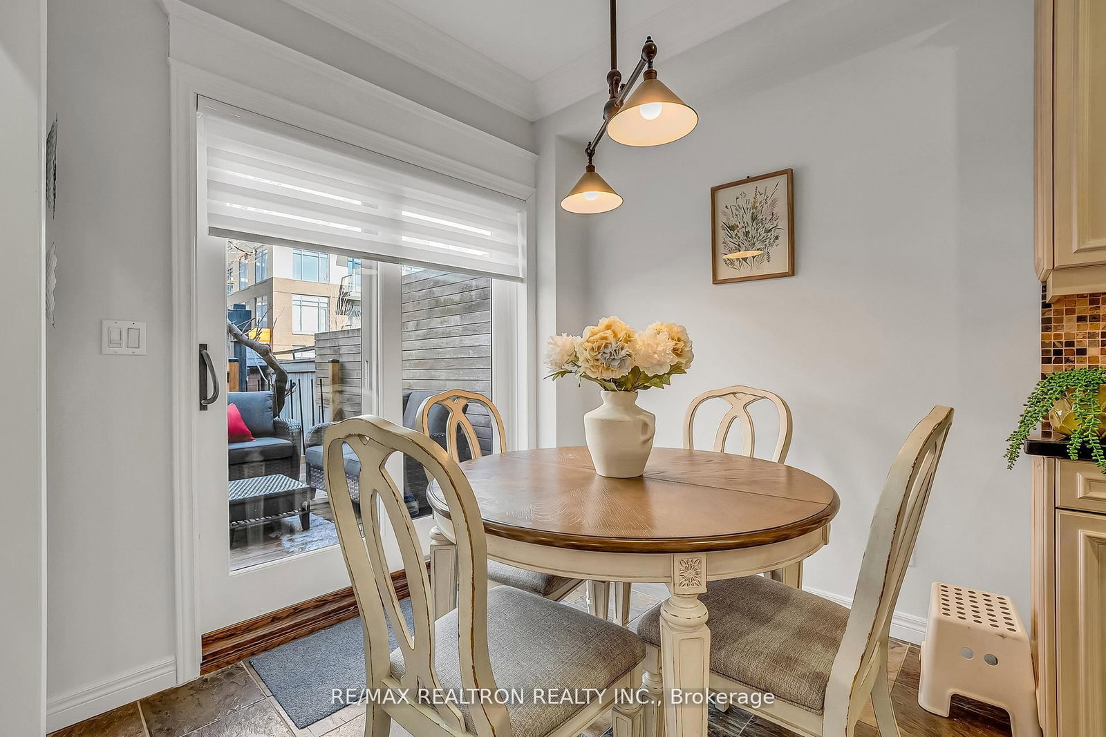 25 Kingsbridge Circle - Photo 10