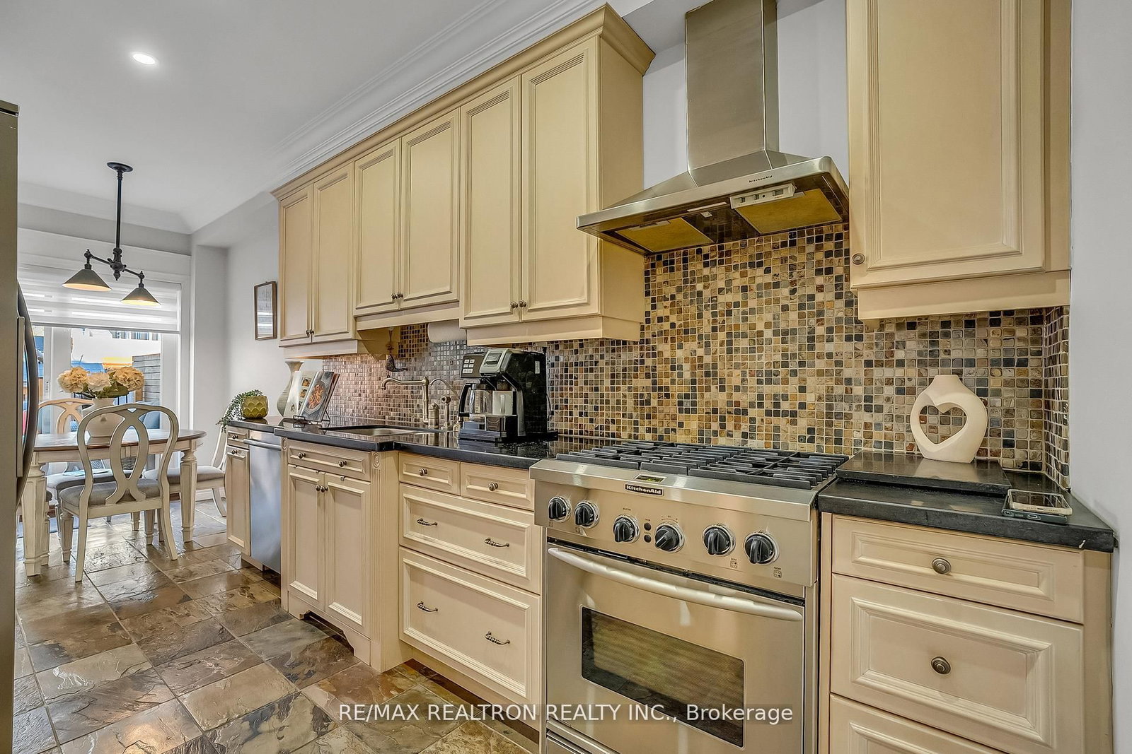 25 Kingsbridge Circle - Photo 8