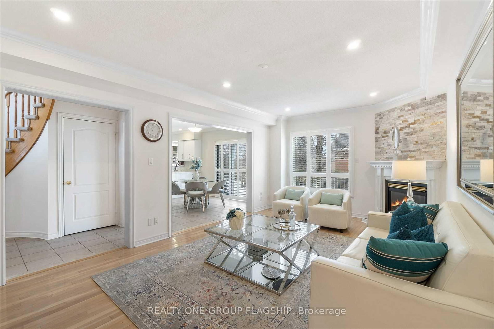 355 Carruthers Avenue - Photo 10