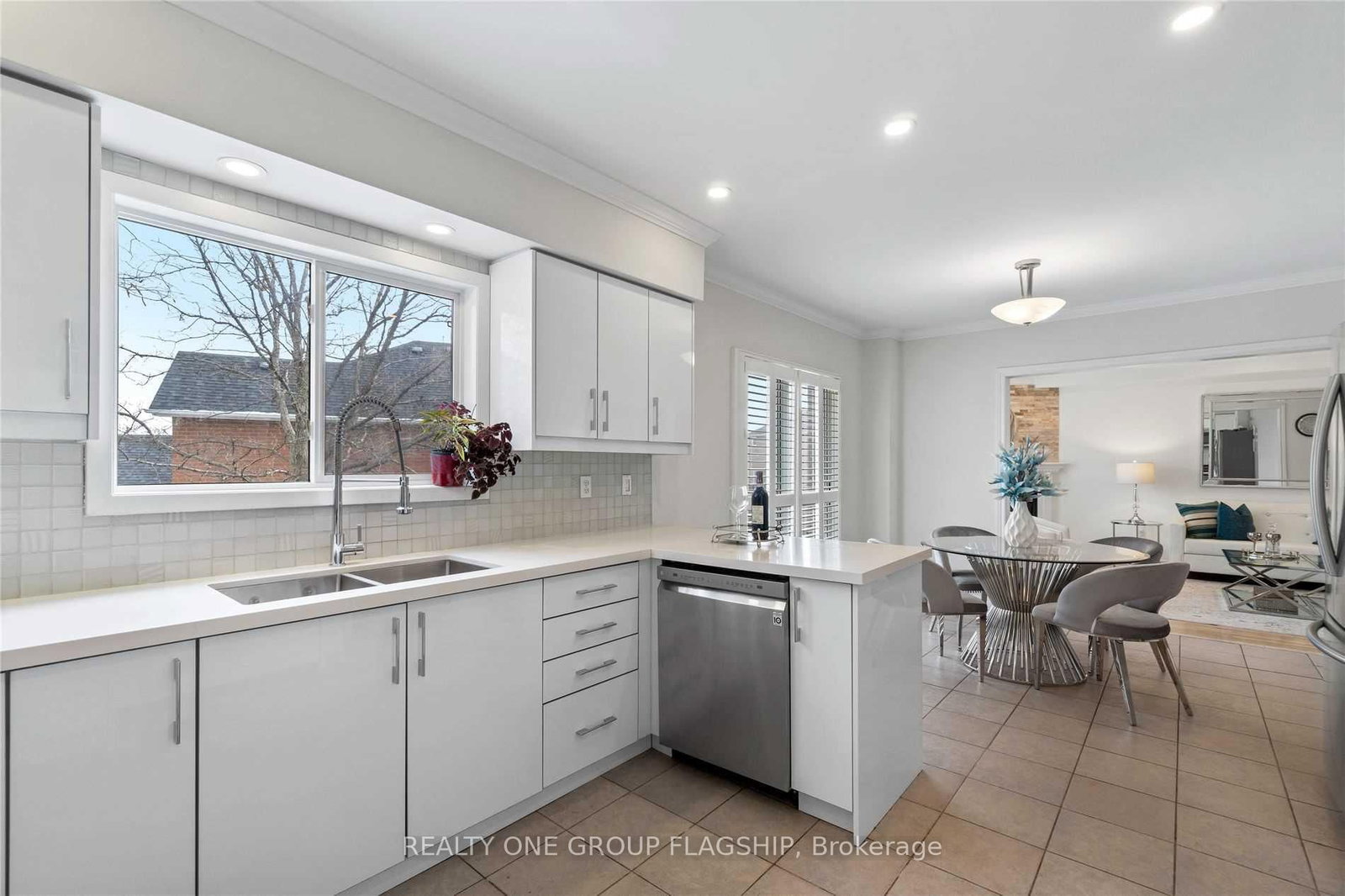 355 Carruthers Avenue - Photo 13