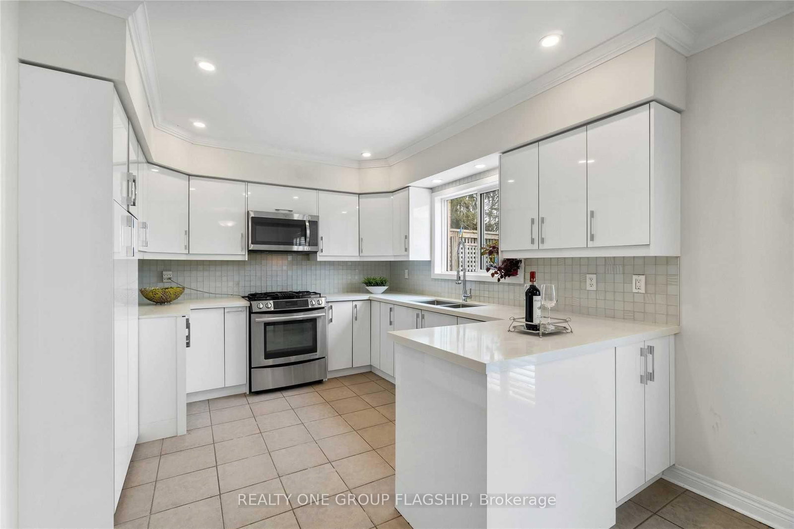 355 Carruthers Avenue - Photo 16