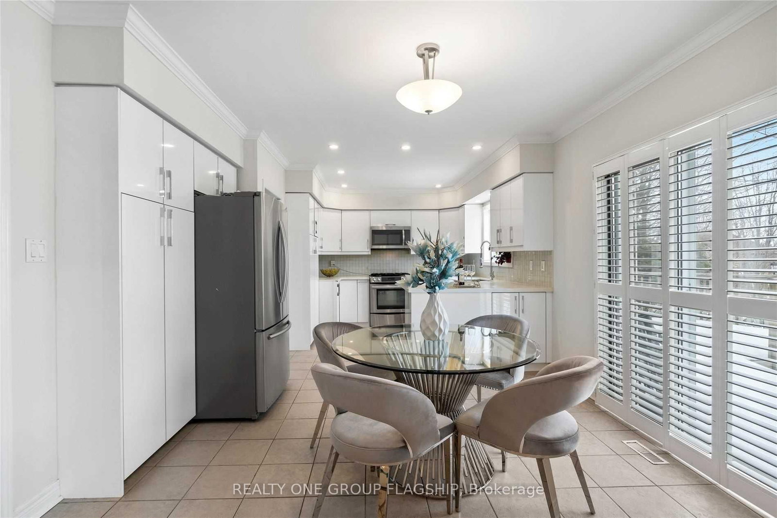 355 Carruthers Avenue - Photo 17