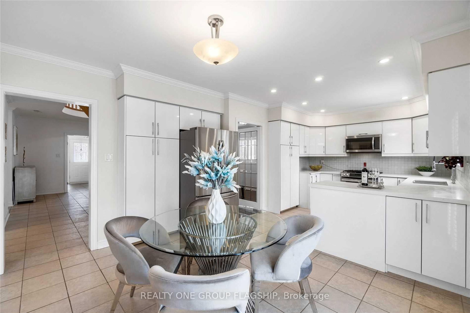 355 Carruthers Avenue - Photo 18