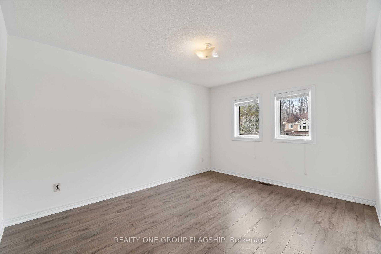 355 Carruthers Avenue - Photo 27