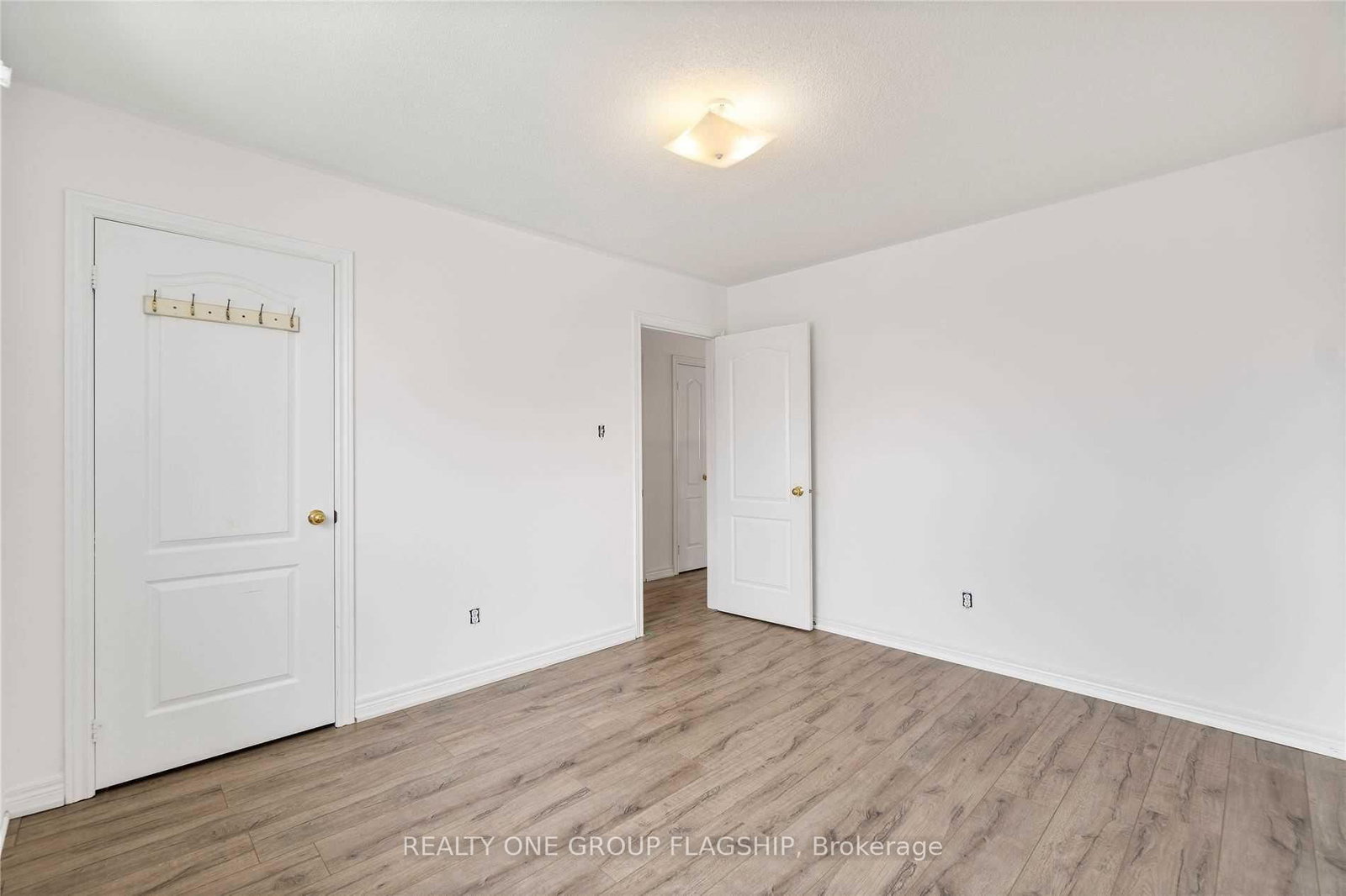 355 Carruthers Avenue - Photo 28