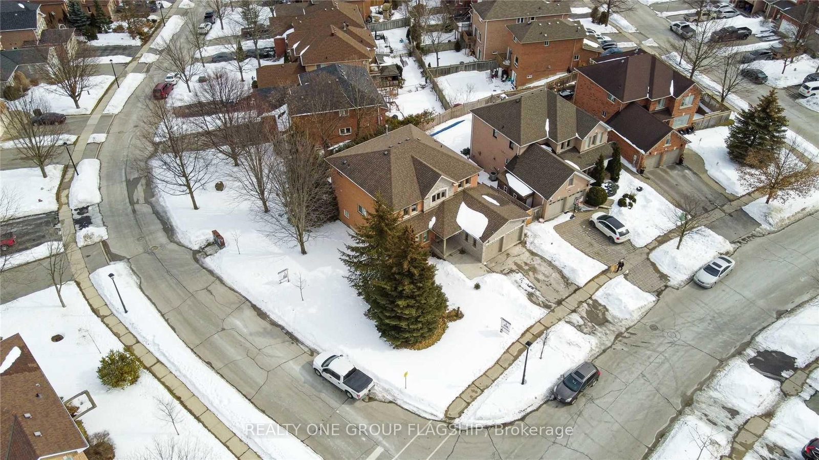 355 Carruthers Avenue - Photo 3