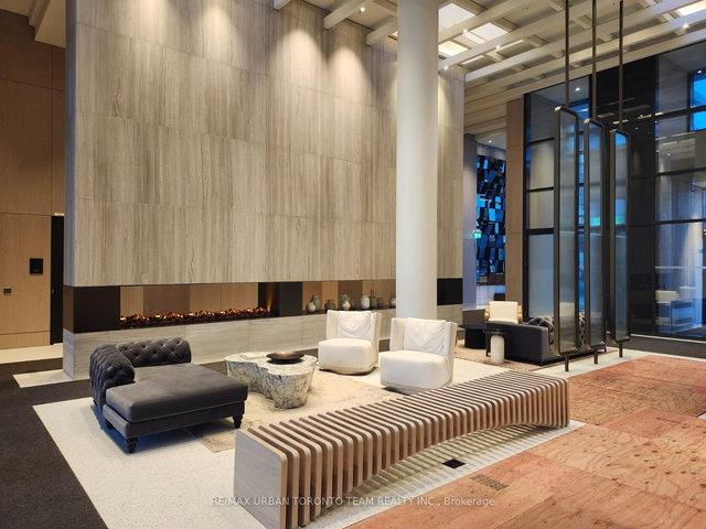 1506 - 225 Commerce St Street