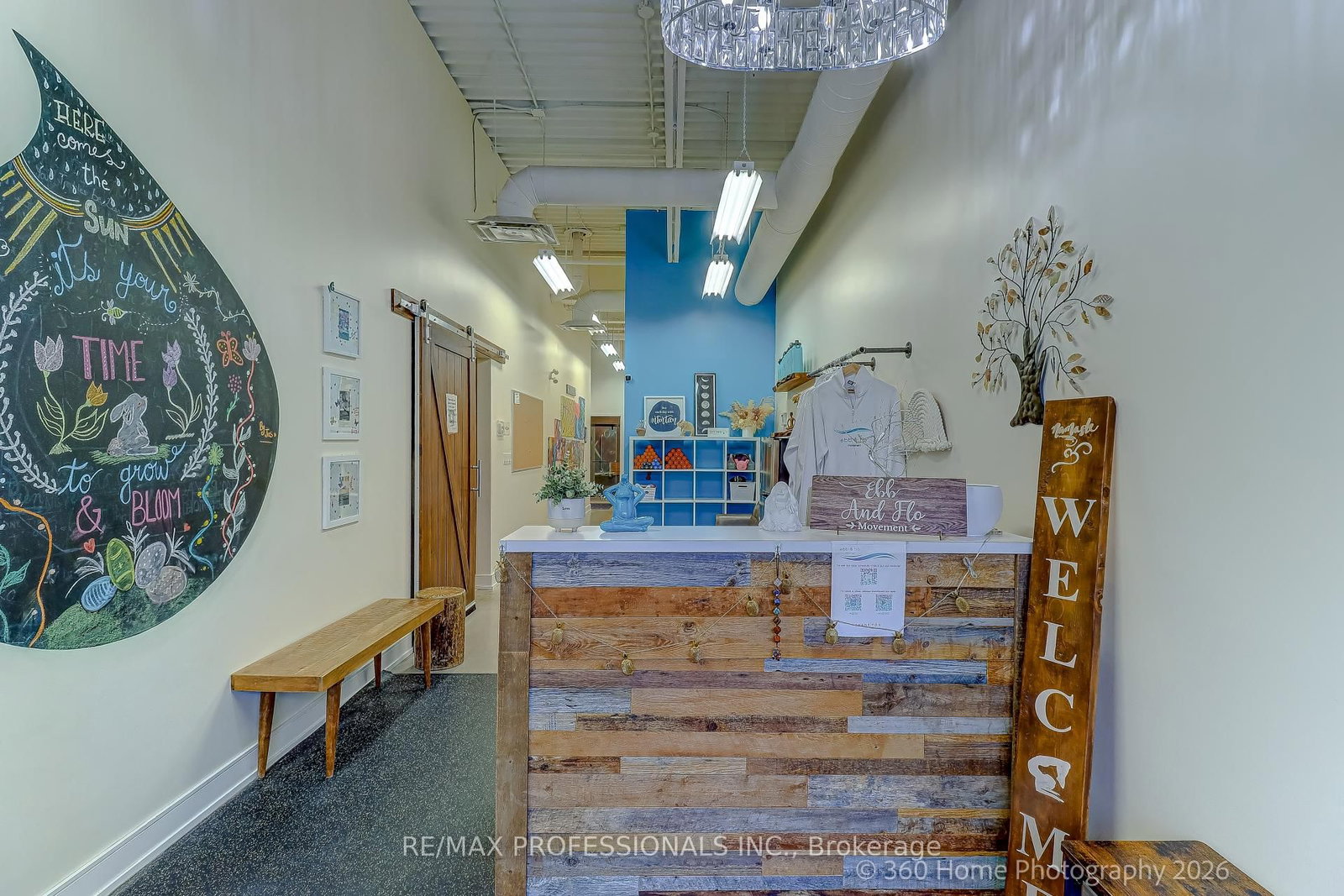 125 Hawkview Boulevard, Unit 8/9