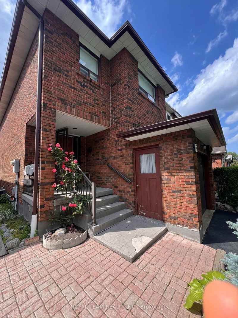 28 Oakmount Cres, Vaughan, L4K 2C3 | Image 2