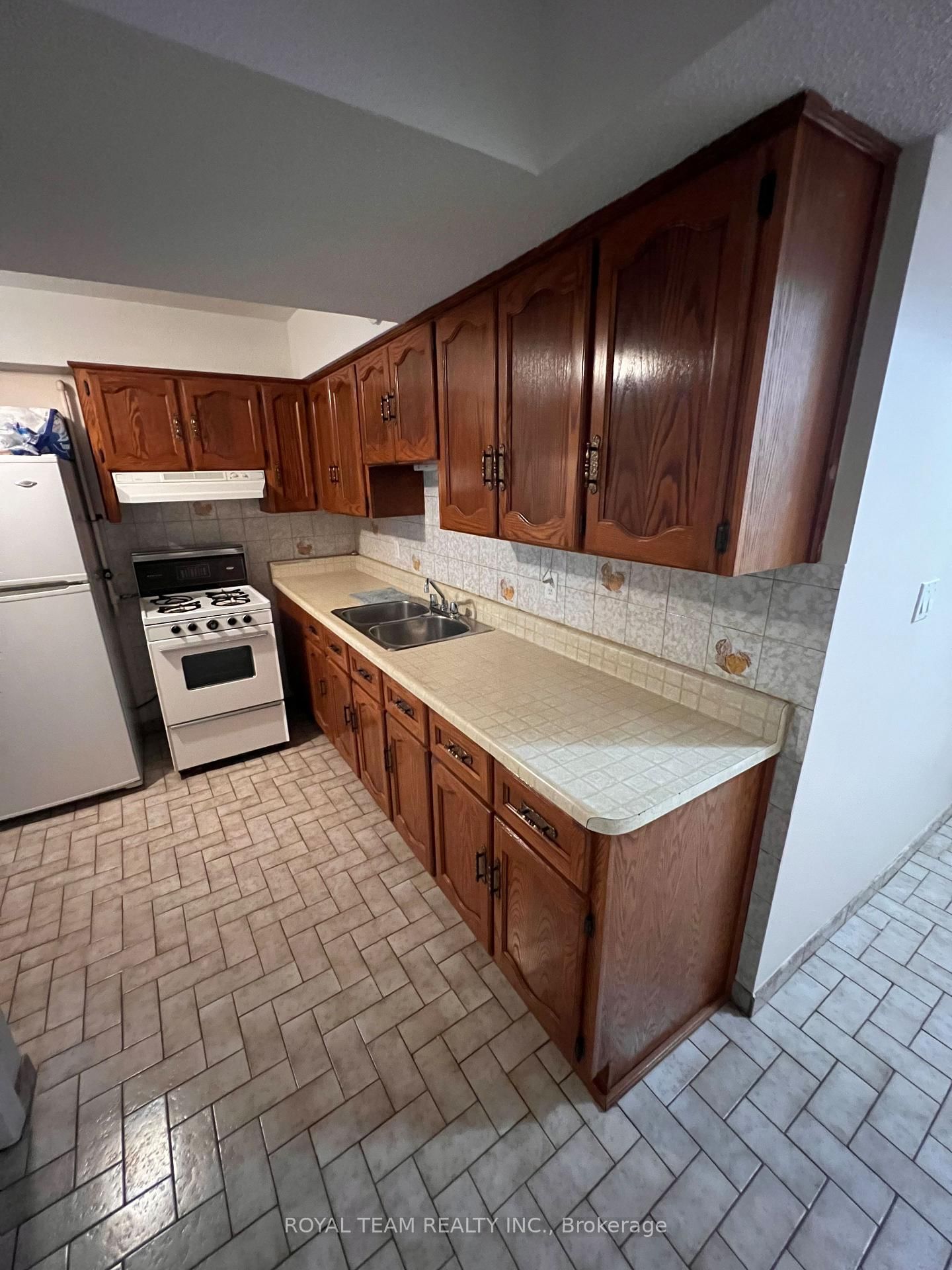 28 Oakmount Crescent - Photo 6