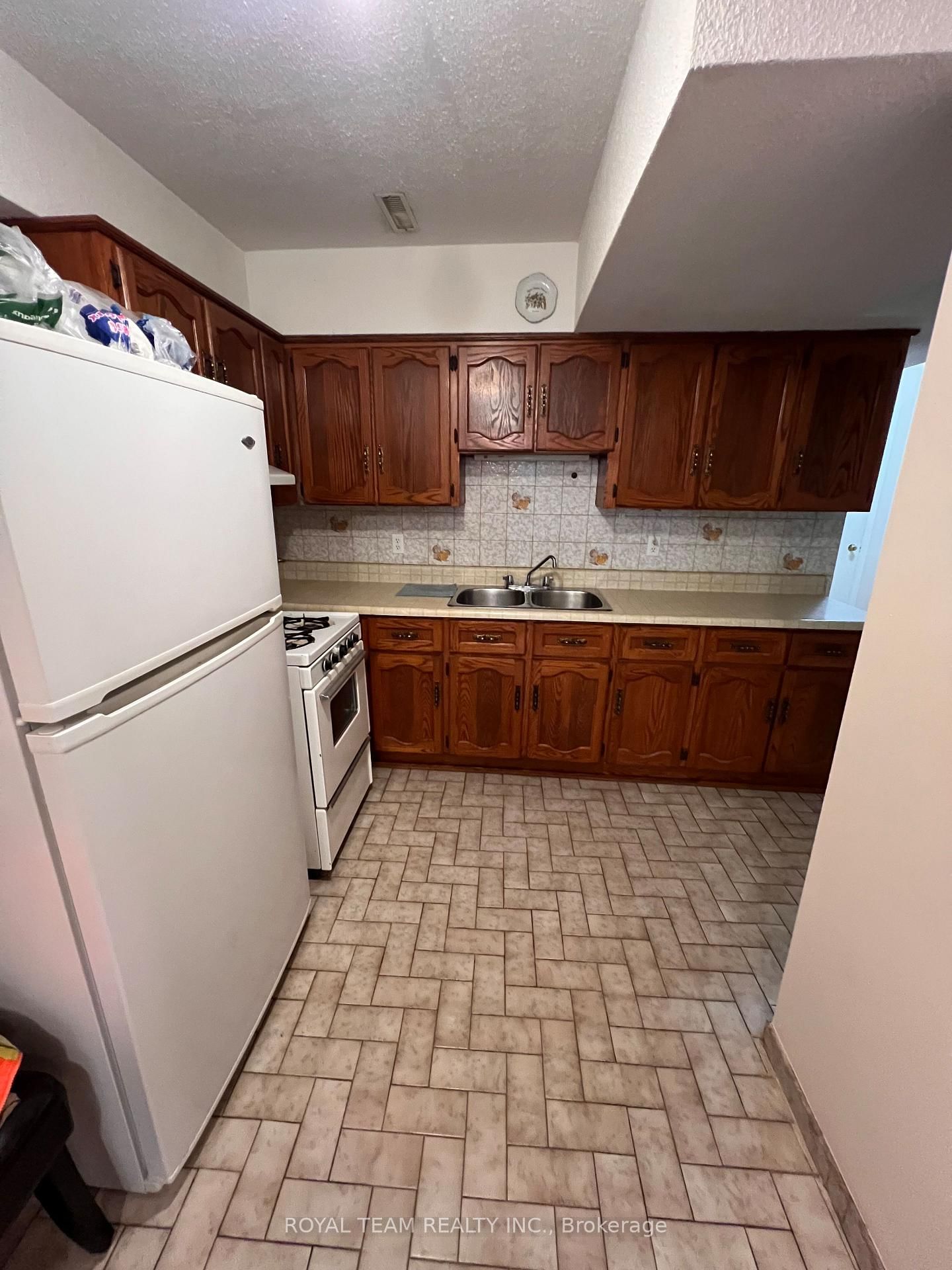 28 Oakmount Crescent - Photo 7