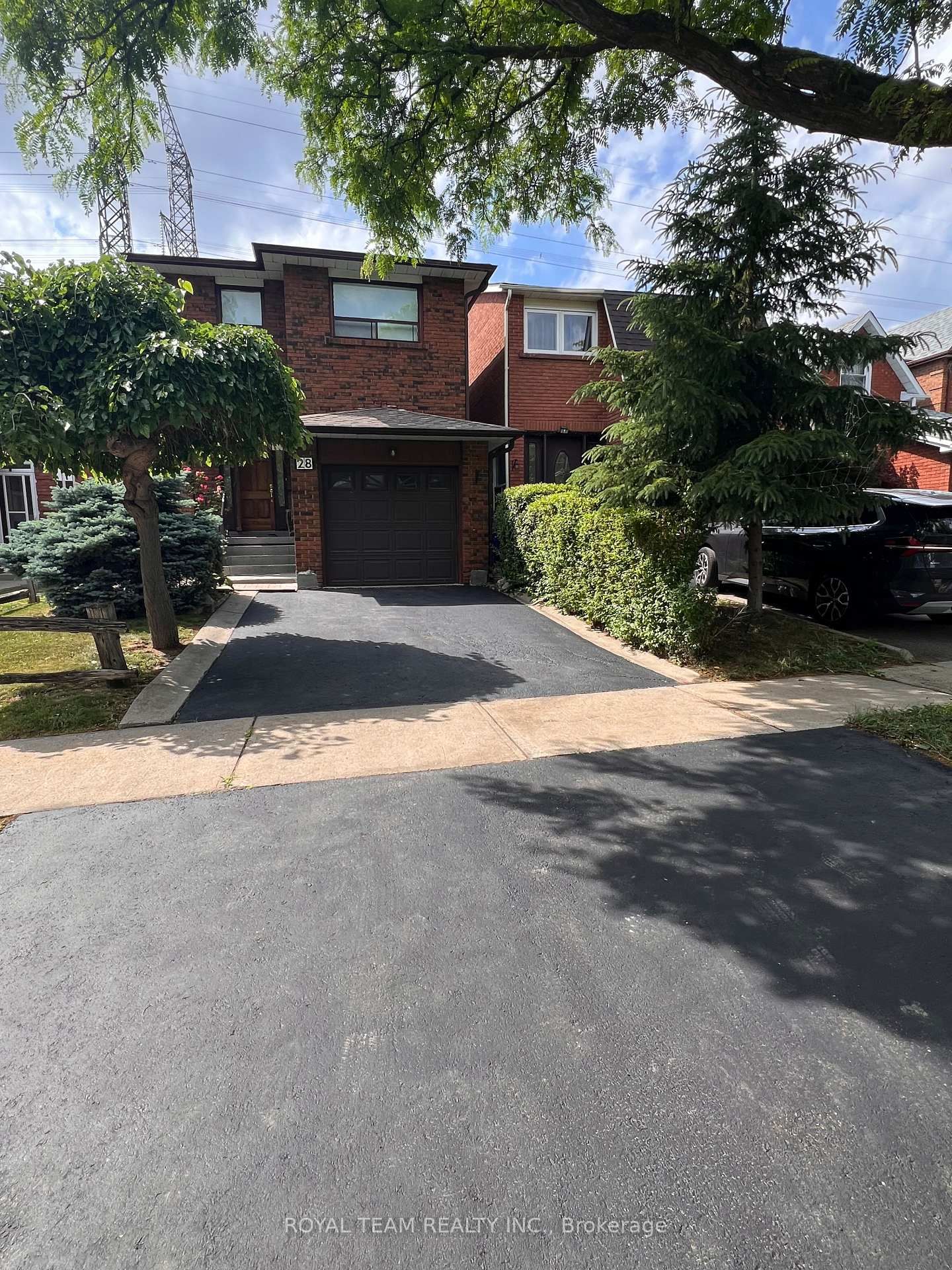 Detached House for sale at 28 Oakmount Crescent, Vaughan, Ontario, L4K 2C3 - Glen Shields - MLS: N13027930