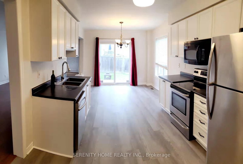 70 Reddenhurst Cres, Georgina, L4P 4G3 | Image 2