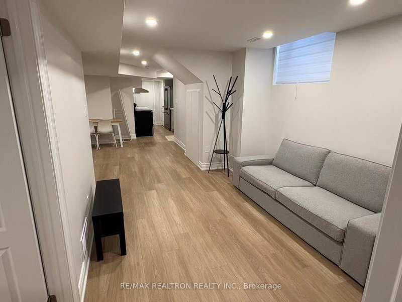 Bsmt - 511 Pleasant Ridge Ave, Vaughan, L4J 8X3 | Image 2
