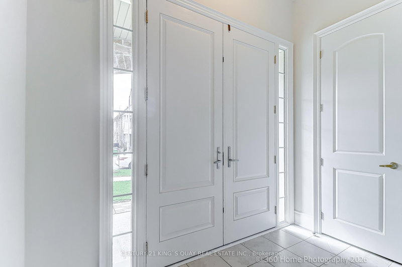 9 Greywacke St, Richmond Hill, L4E 1G7 | Image 2