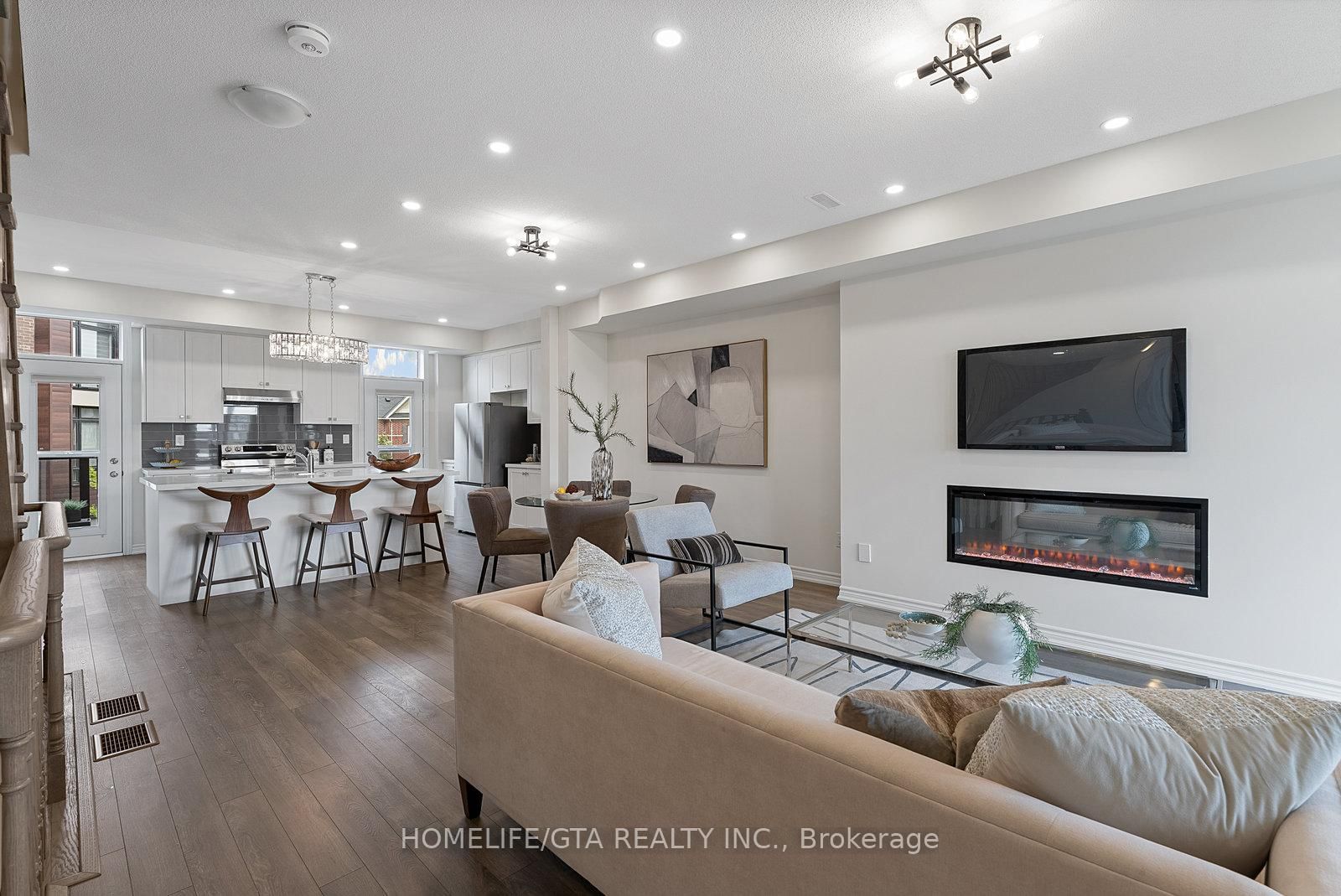 7 Holyrood Crescent - Photo 12