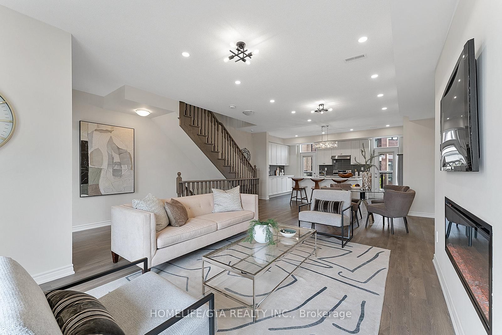 7 Holyrood Crescent - Photo 16