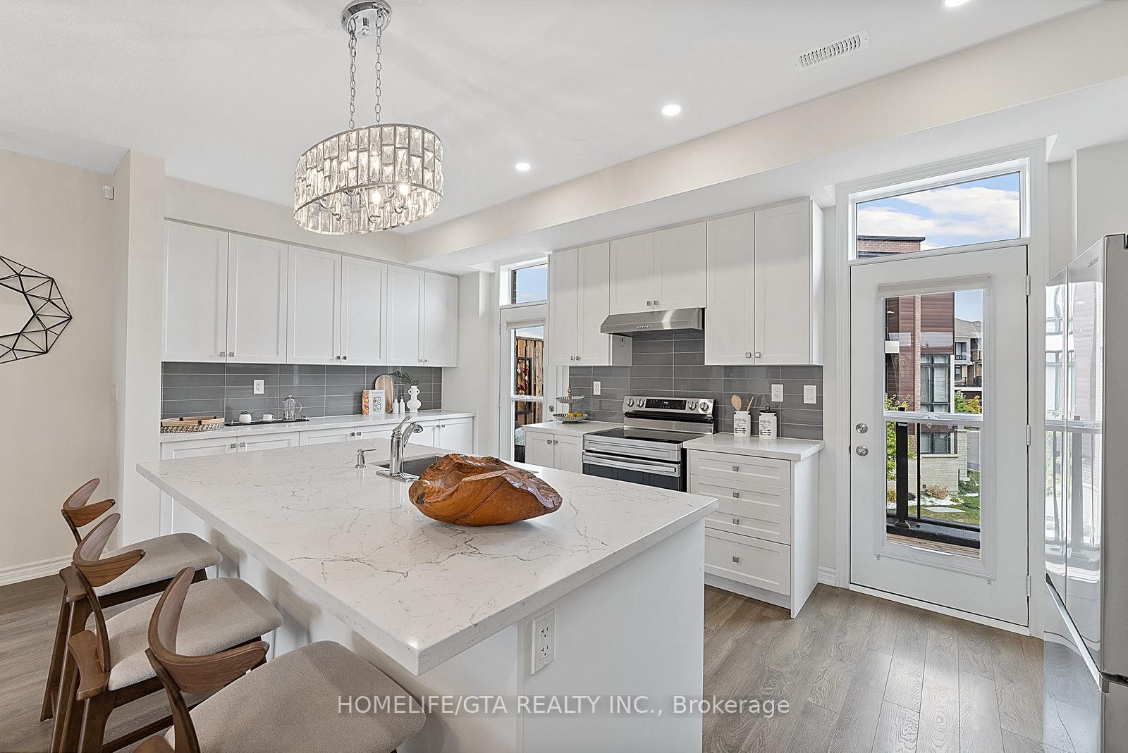 7 Holyrood Crescent - Photo 23