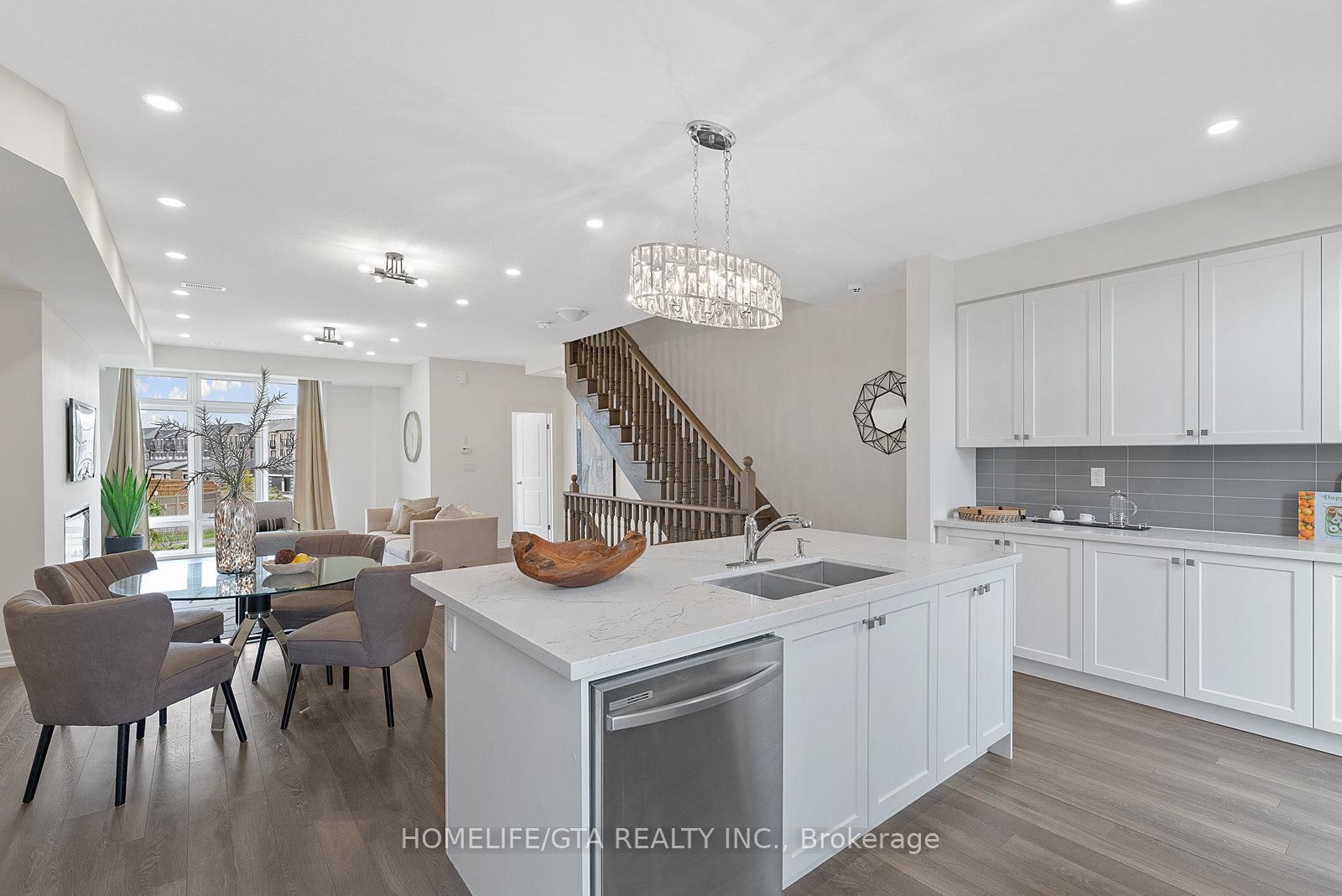 7 Holyrood Crescent - Photo 25