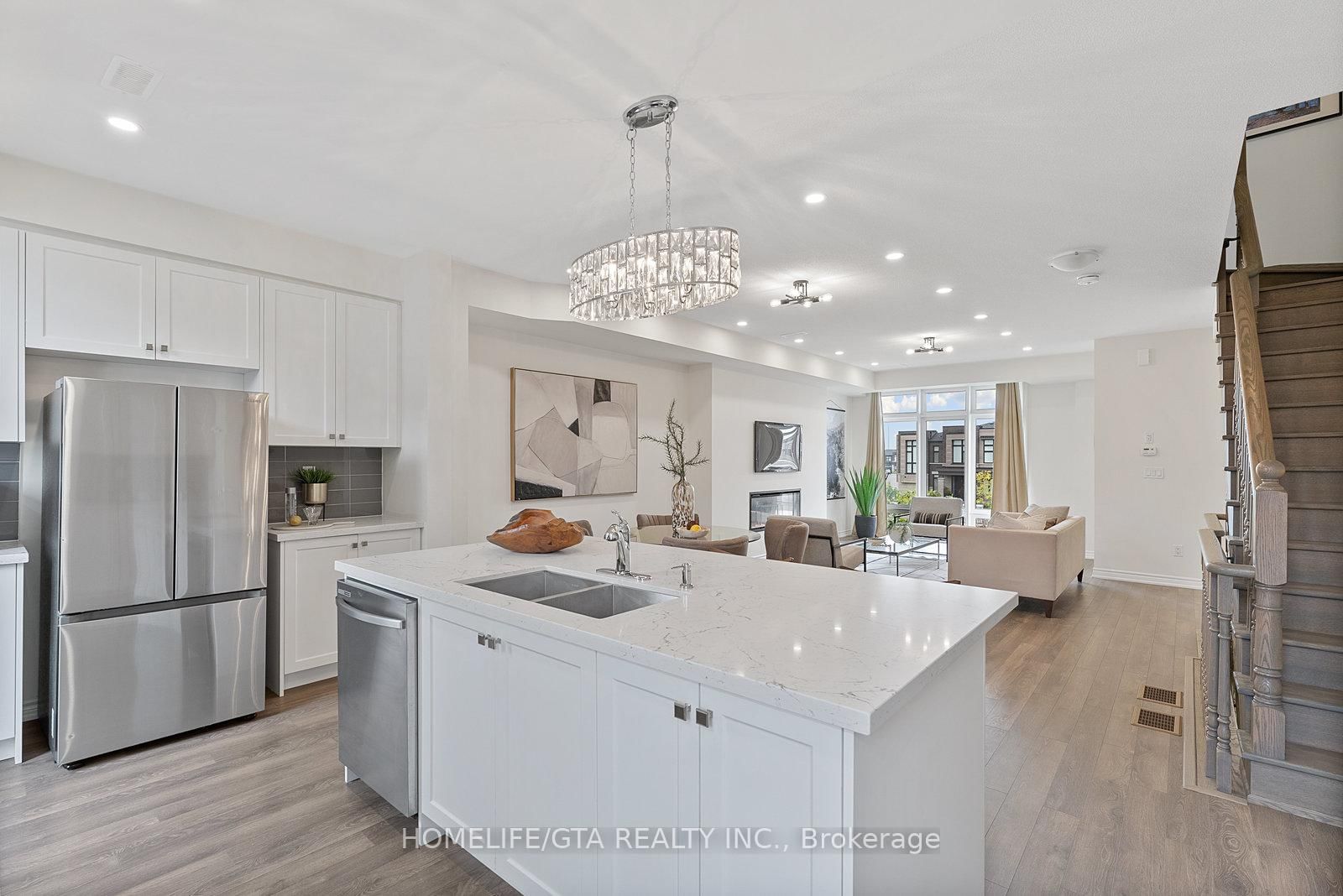 7 Holyrood Crescent - Photo 26