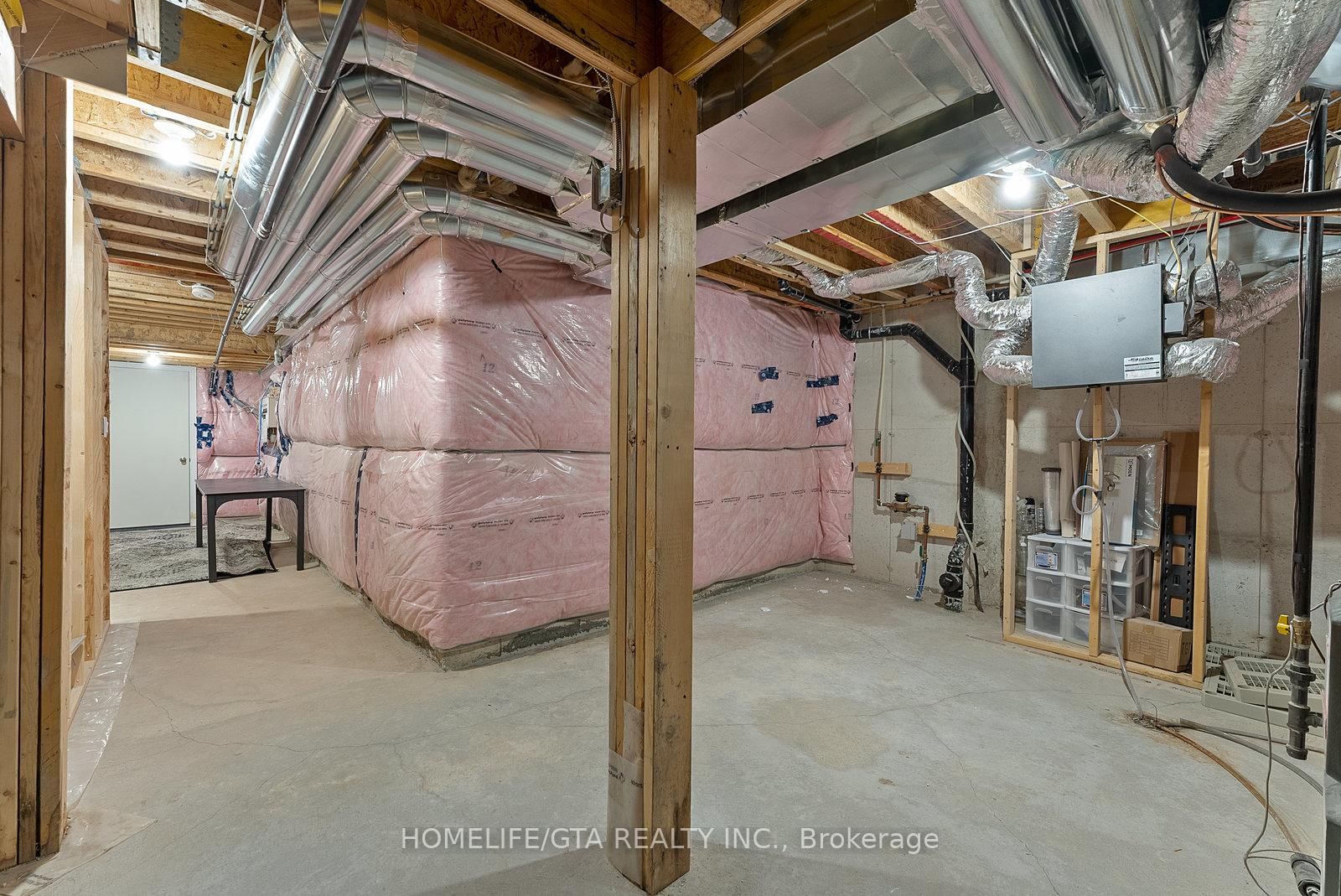 7 Holyrood Crescent - Photo 47