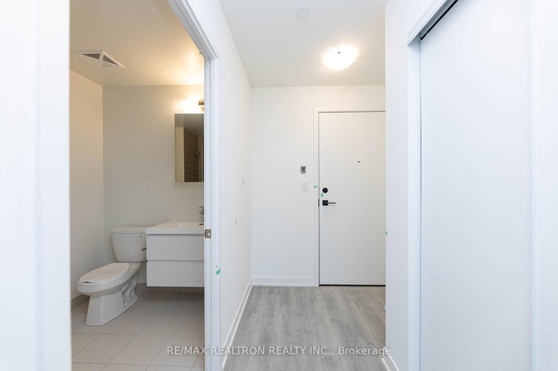 1301A - 8119 Birchmount Rd, Markham, L6G 0H5 | Image 3