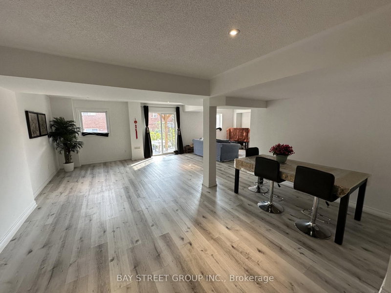 196 Colesbrook Rd, Richmond Hill, L4S 0C2 | Image 2