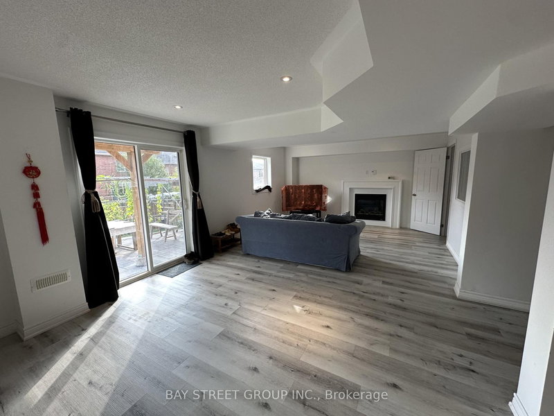 196 Colesbrook Rd, Richmond Hill, L4S 0C2 | Image 3