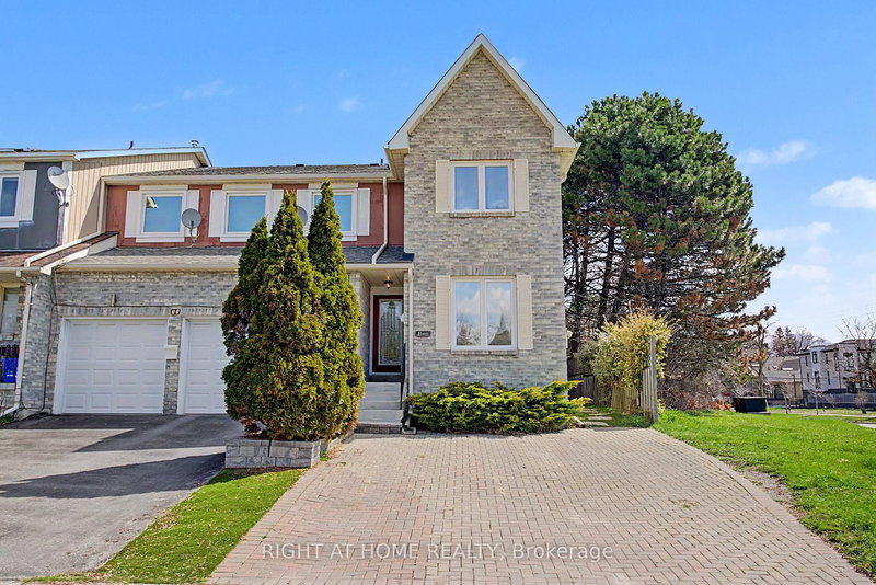 71 Avenue Rd, Richmond Hill, L4C 9N6 | Image 2