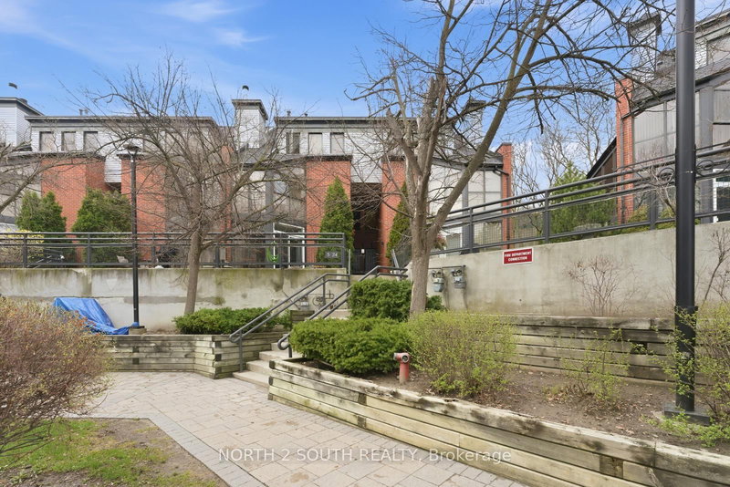 TH 23 - 100 Arbors Lane, Vaughan, L4L 7G4 | Image 3