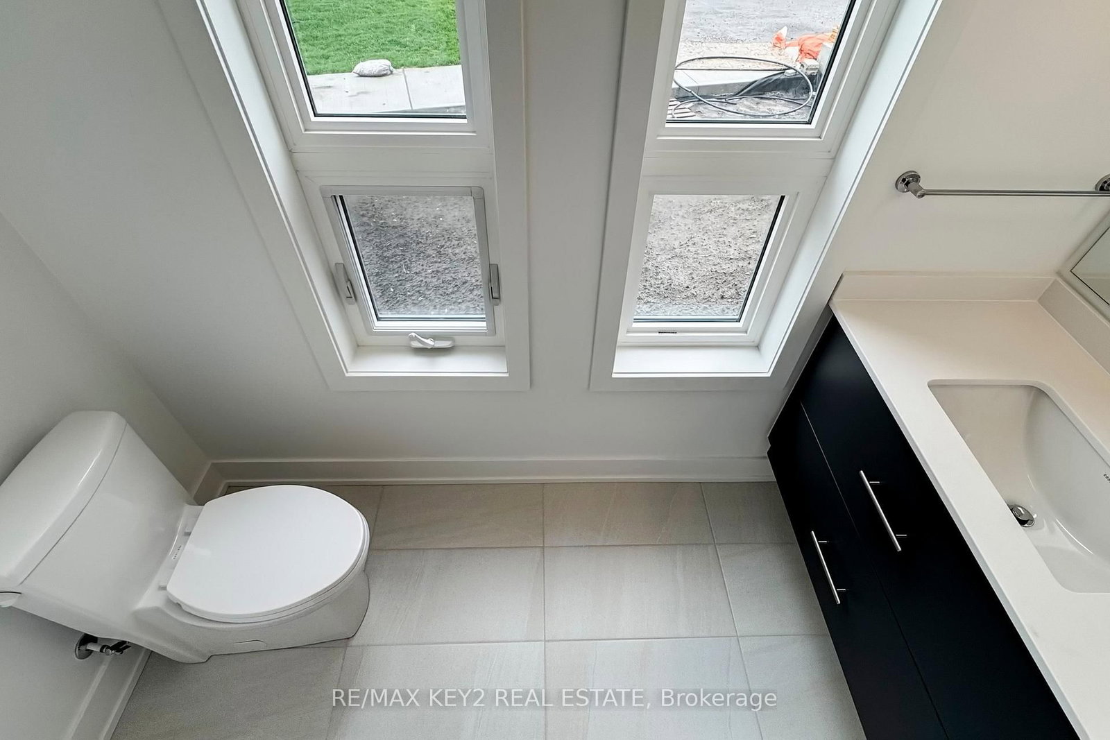 166 Anderson Avenue, Unit TH1 - Photo 17