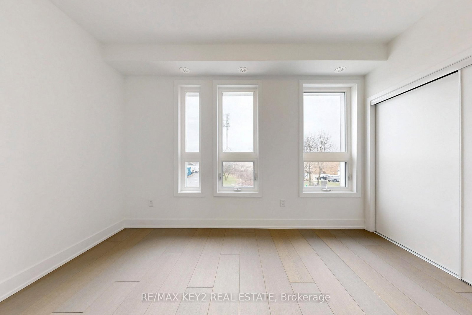 166 Anderson Avenue, Unit TH1 - Photo 6