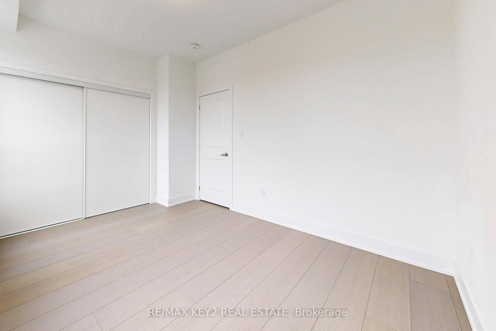 166 Anderson Avenue, Unit TH1 - Photo 8