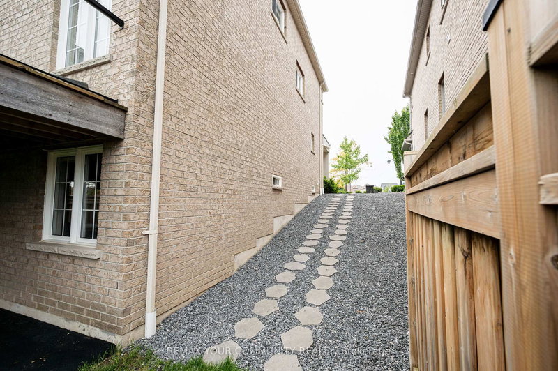 LOWER - 176 Aishford Rd, Bradford West Gwillimbury, L3Z 0P4 | Image 3