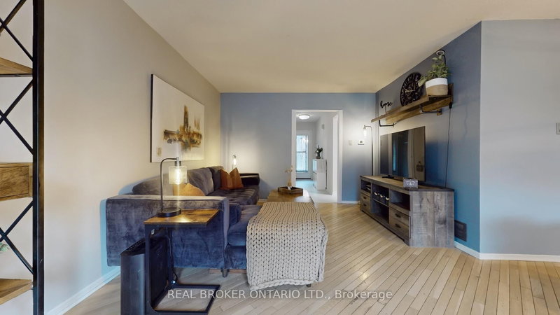 12 Woodglen Way, Markham, L3R 3A8 | Image 3