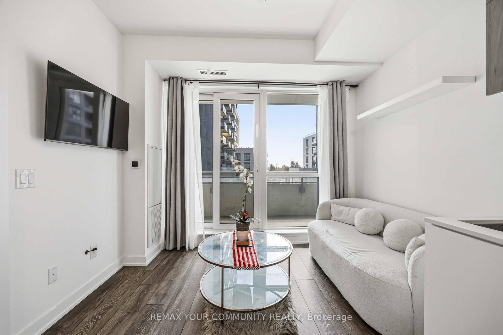 8888 Yonge Street, Unit 202 - Photo 11