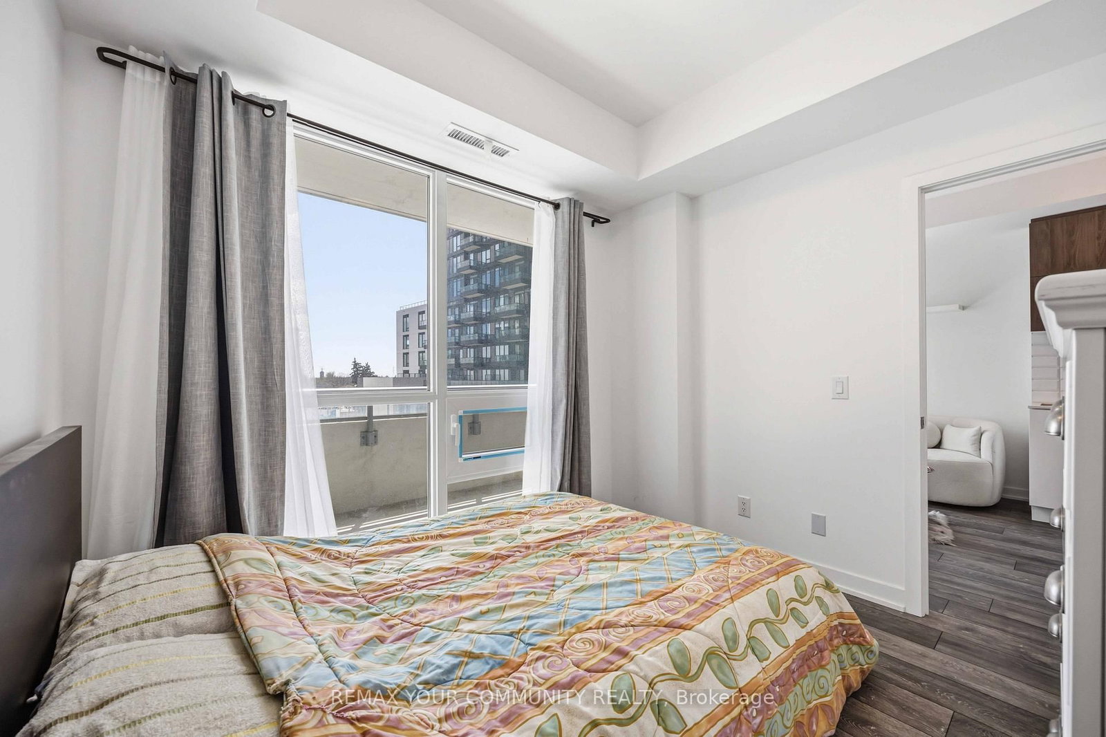 8888 Yonge Street, Unit 202 - Photo 24