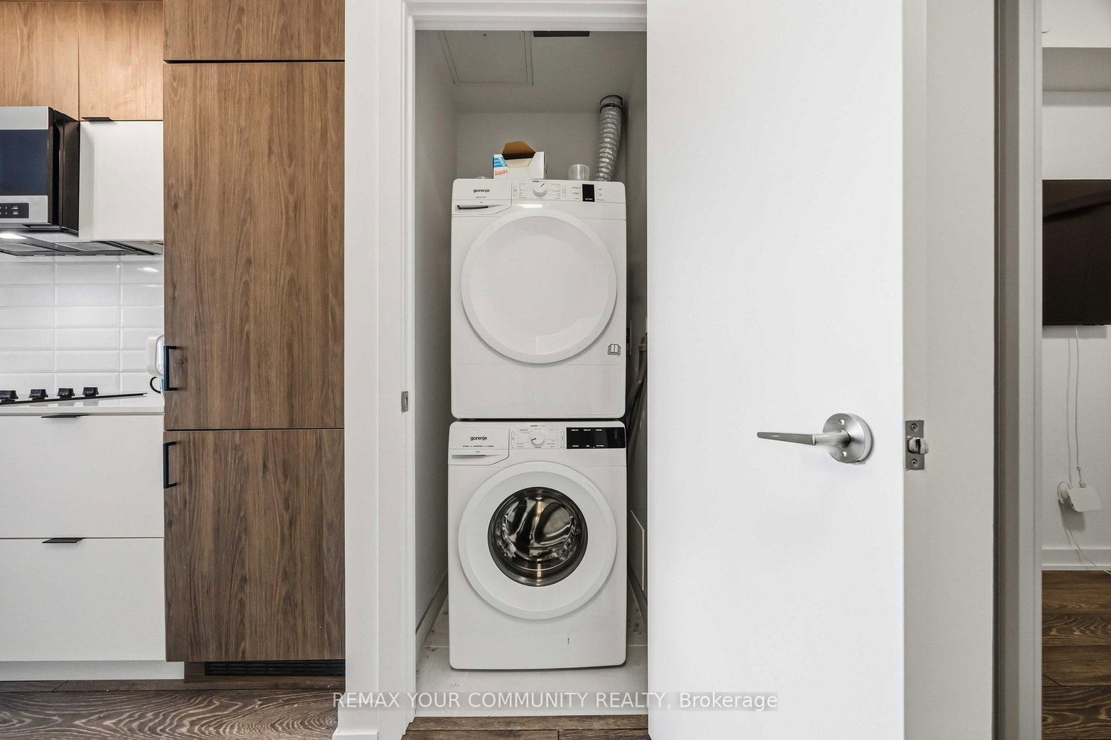 8888 Yonge Street, Unit 202 - Photo 27