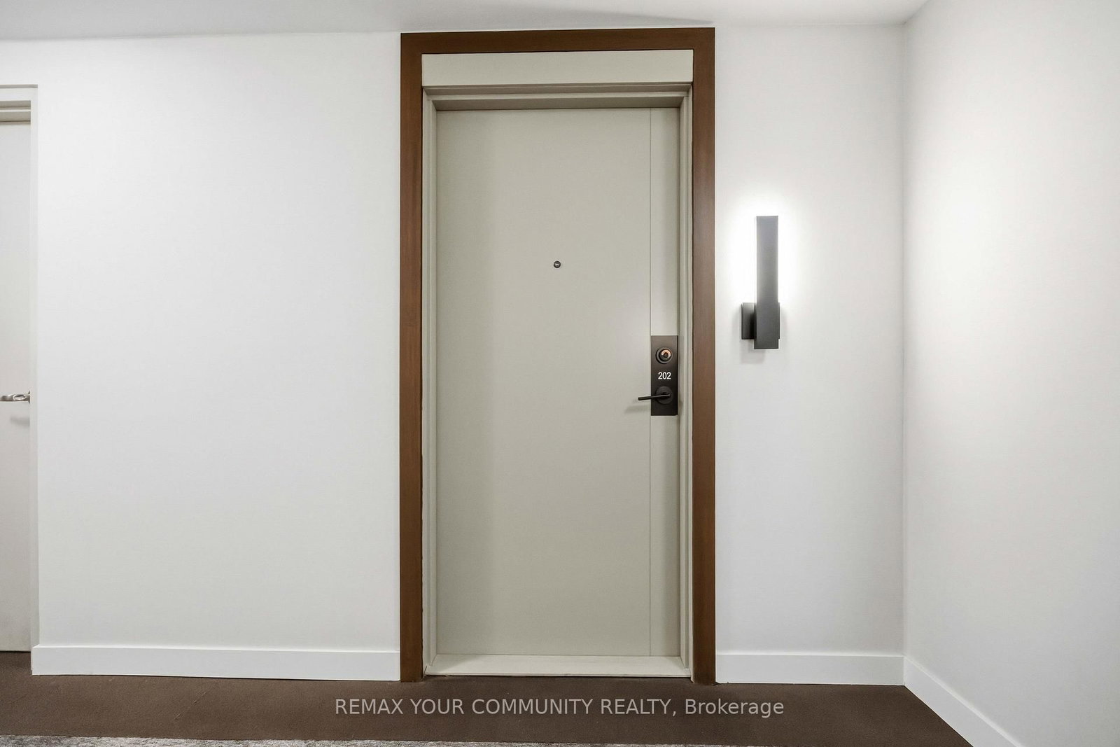 8888 Yonge Street, Unit 202 - Photo 5