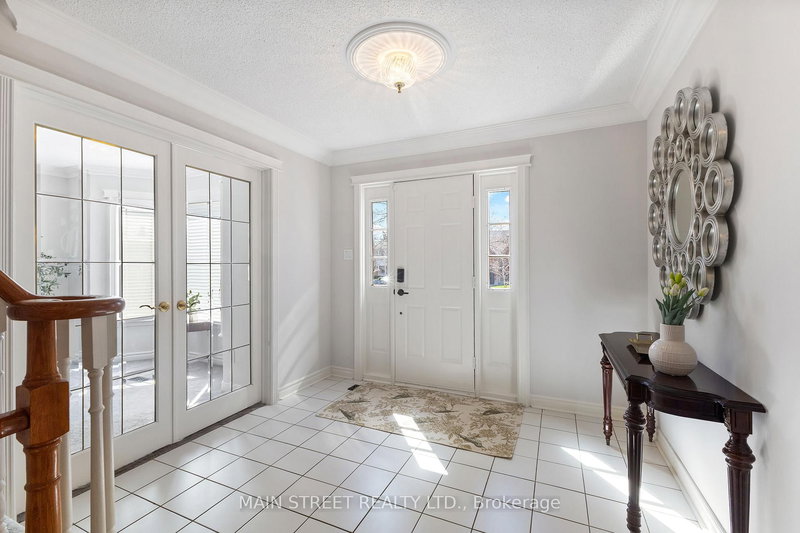 195 Brammar St, Newmarket, L3Y 7T4 | Image 2