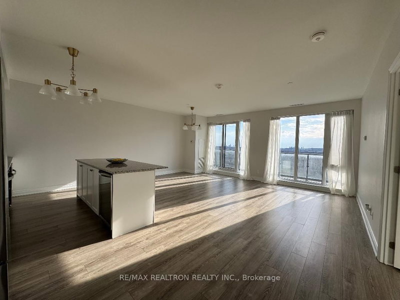 Lph8 - 9618 Yonge St, Richmond Hill, L4C 0X5 | Image 3