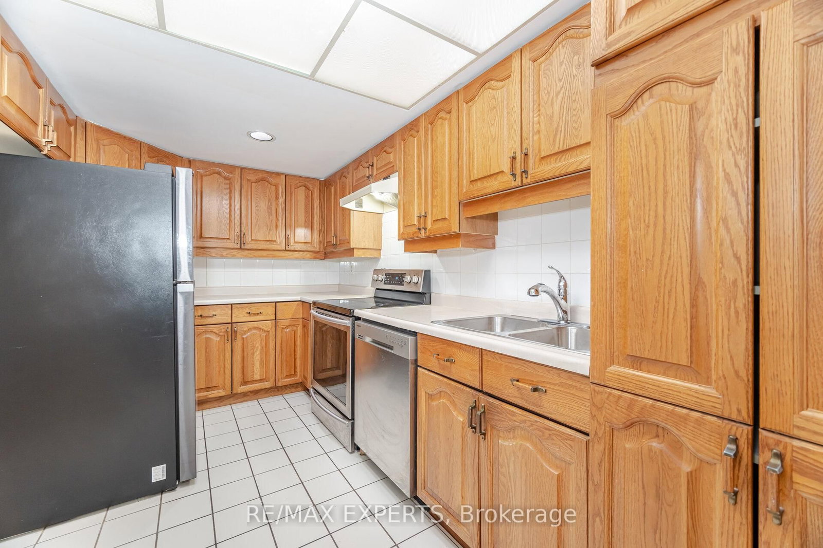 100 Arbors Lane, Unit 305 - Photo 10