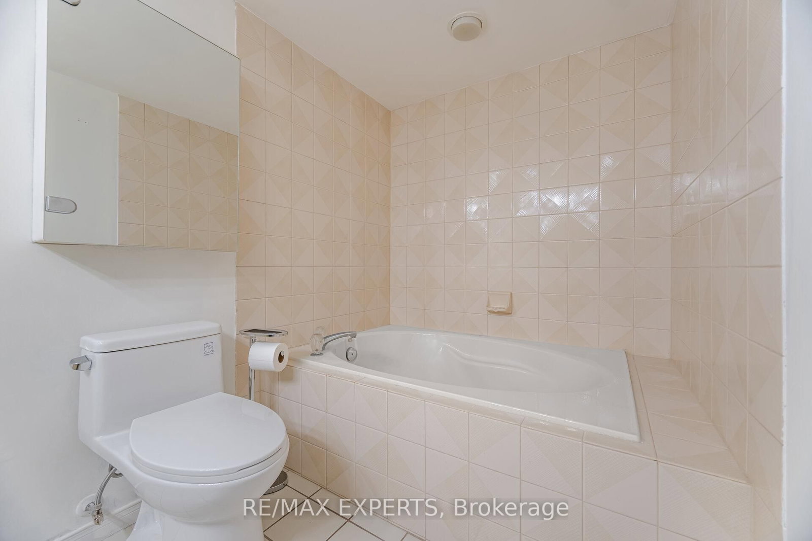 100 Arbors Lane, Unit 305 - Photo 27